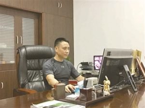 涂新弟的生意經(jīng)：拼命賺錢、拼命省錢、拼命捐錢